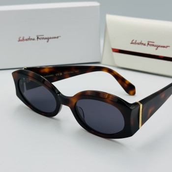 FERRAGAMO მზის სათვალე 2068