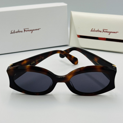 FERRAGAMO მზის სათვალე 2068