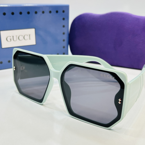 Sunglasses - Gucci 9952