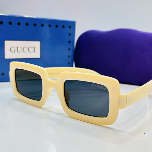 Sunglasses - Gucci 9957