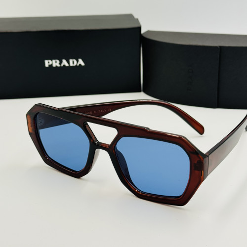 PRADA მზის სათვალე 2136