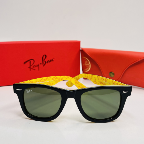 Sunglasses - Ray-Ban 6977